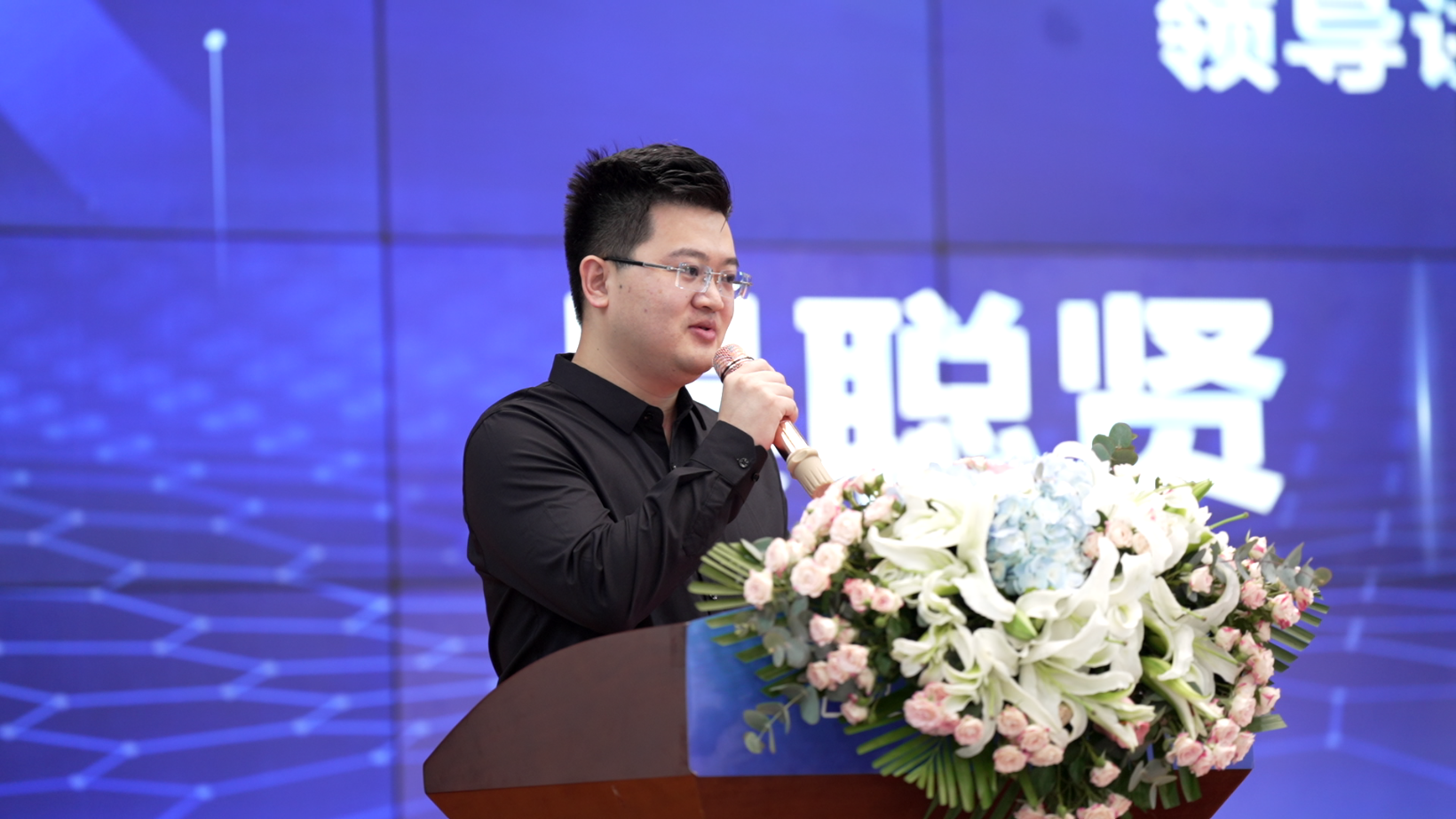 喜訊 | 重慶宇隧再次單筆億元設(shè)備采購(gòu)簽約儀式圓滿舉行！