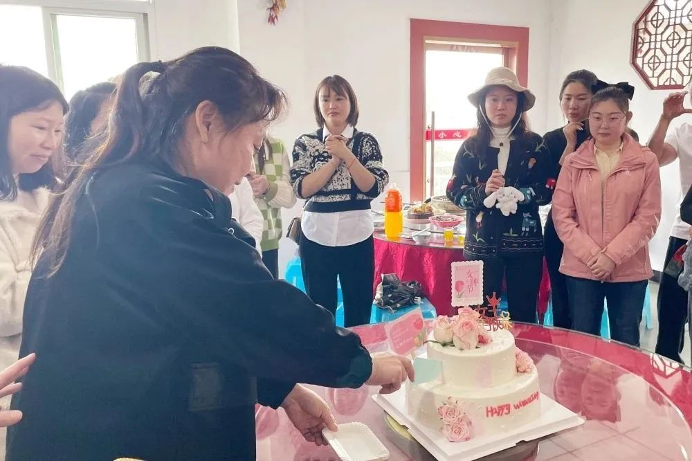 獻禮3.8節(jié)|勇做攀登者，奮進新未來