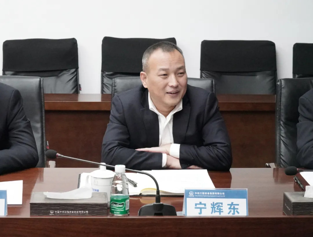 喜訊！重慶宇隧與中鐵裝備再次合作，成功簽約兩臺盾構(gòu)機！