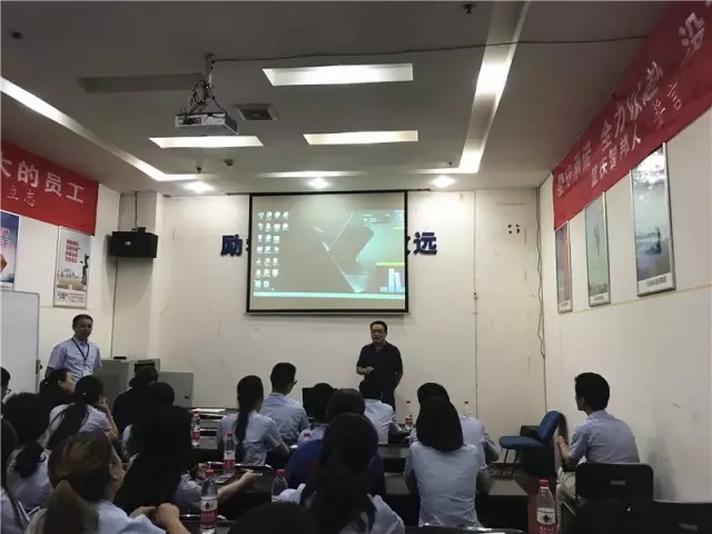 加強(qiáng)保密教育，增強(qiáng)保密觀念